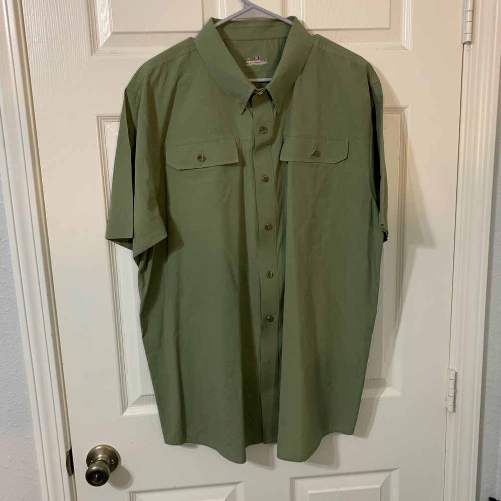 Men's under armor shirt